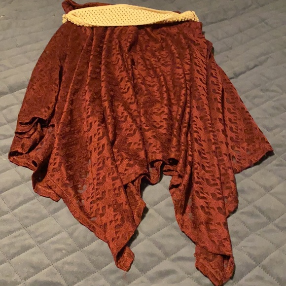 Extra large burgundy lace skirt with belt - Picture 4 of 9